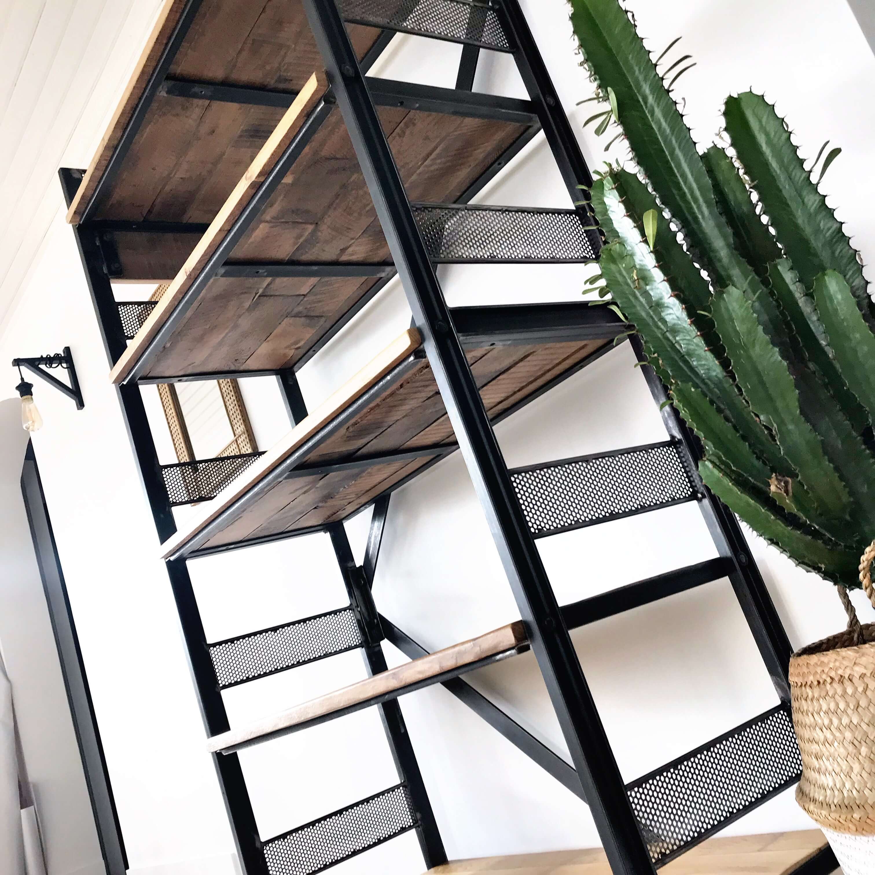 Etagere industrielle Richard de profil