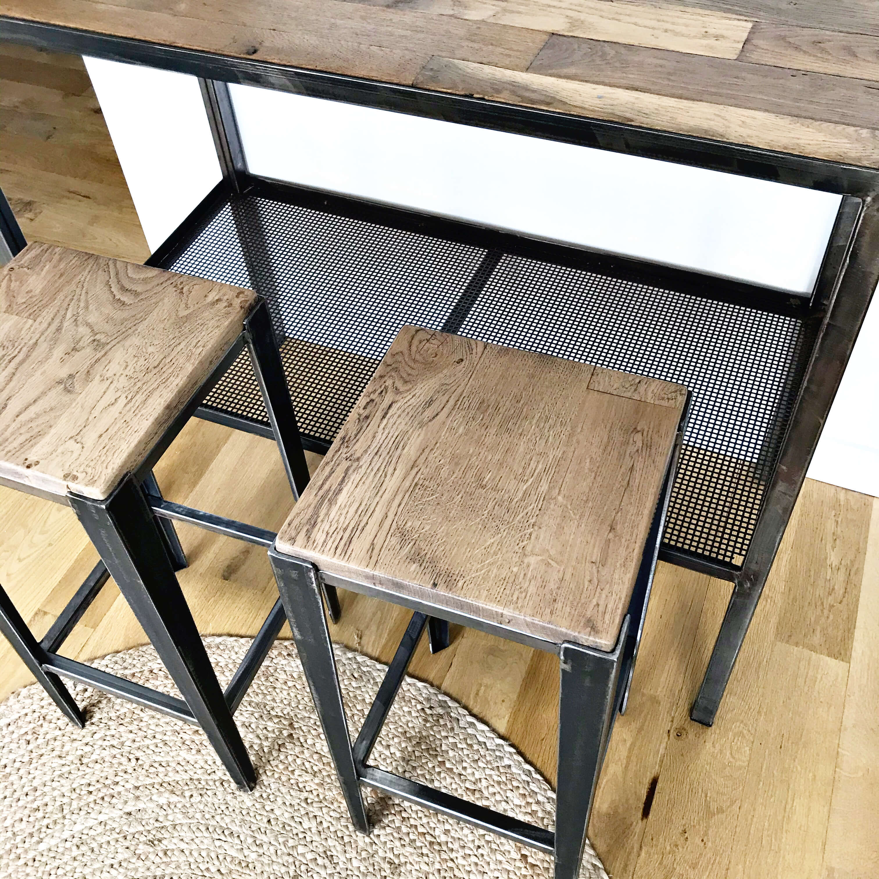 Tabouret haut ALPONSE sous console