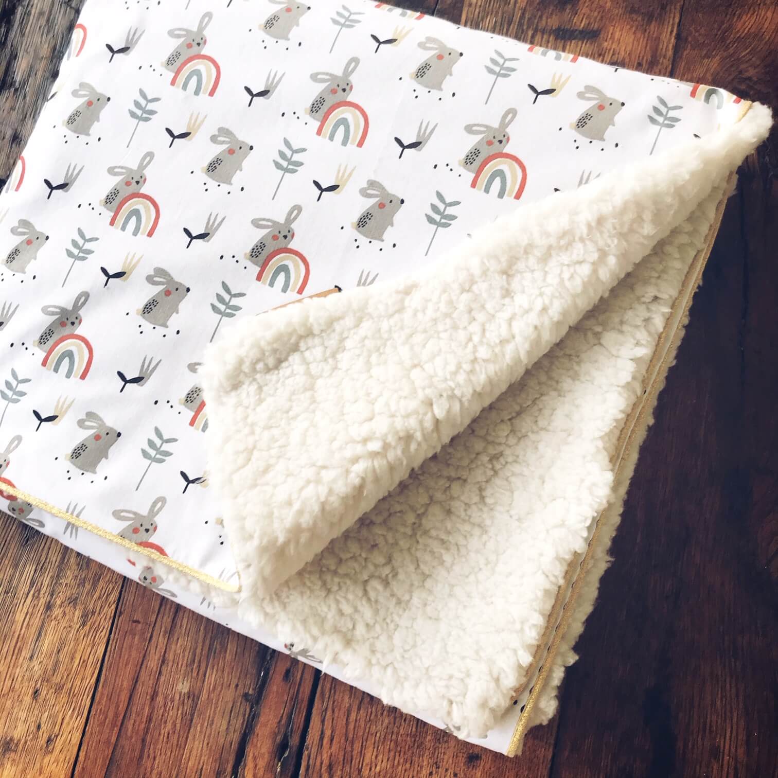 Couverture bébé HAPPY BUNNY (1)