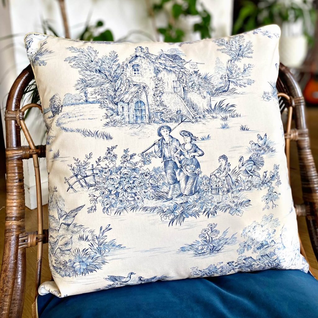 Coussin TOILE DE JOUY BLEU - Romanbrance